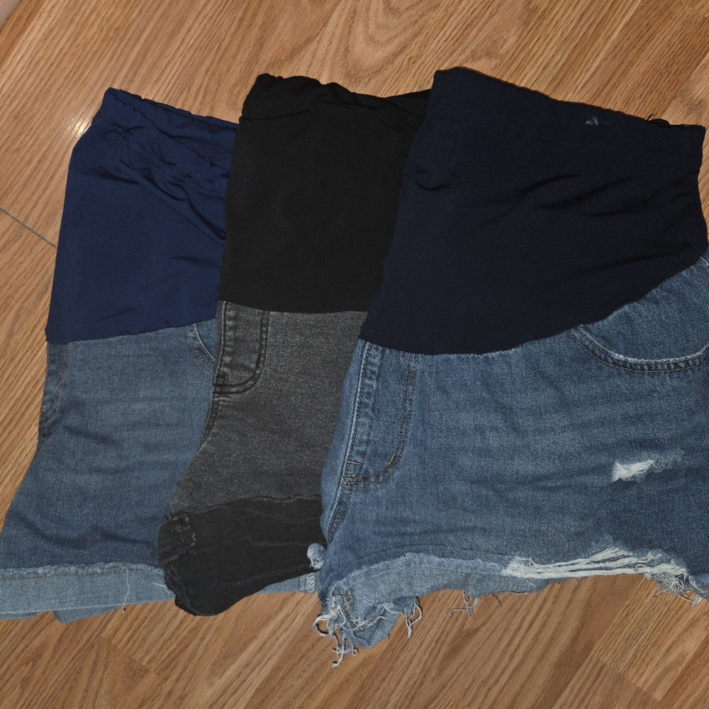 3 Pairs Of Maternity Shorts